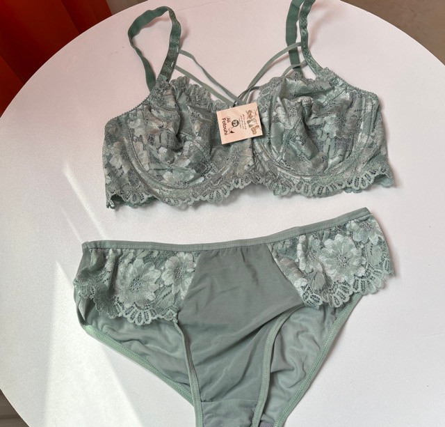 شورت و سوتین دانتل